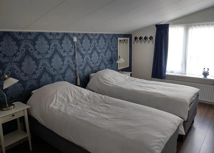 Bed & Breakfast De Blauwe Tulp 3*